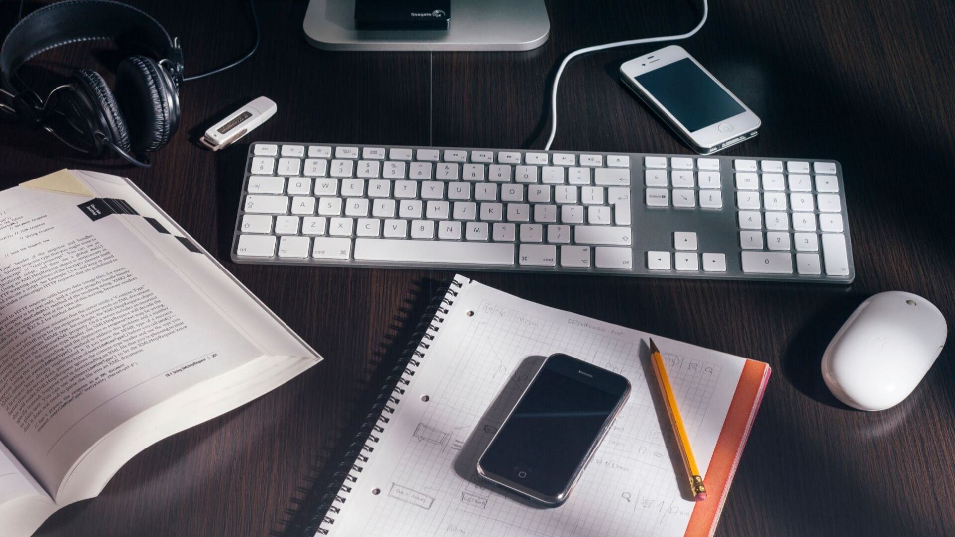 Zwischen Uni und Schreibtisch Arbeiten während des Studiums zwischenbetrachtung.de