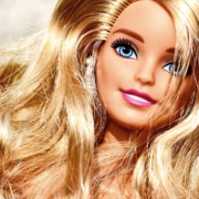 Die berühmte Puppe aus Plastik – Barbie