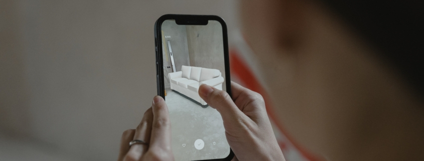 Augmented Reality beim Window Shopping: AR-App für Einkauf von Möbel