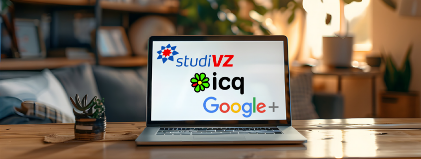 Ein aufgeklappter Laptop steht auf einem Schreibtisch und zeigt die Logos von studiVZ, ICQ und Google+.